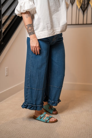 Easel Ruffle Bottom Twill Pants