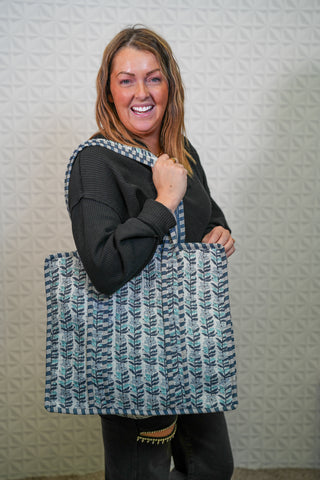 Farylina Quilted Tote Bag - Buttercup Lynne Boutique