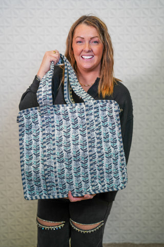 Farylina Quilted Tote Bag - Buttercup Lynne Boutique