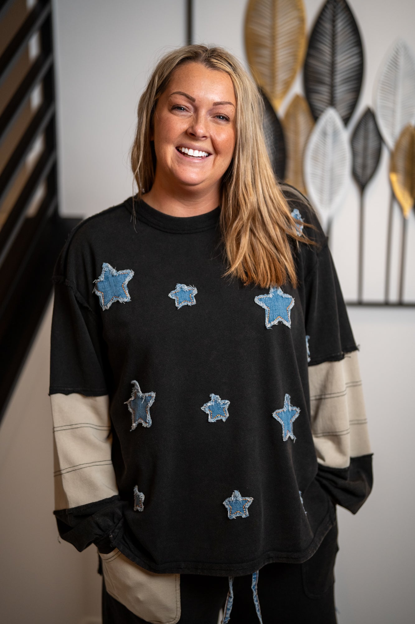 Easel Star Patch Pullover